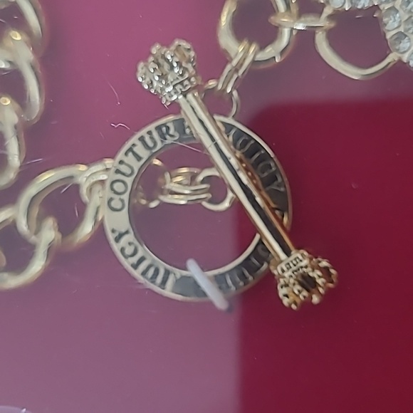 Juicy Couture Gold Charm Bracelet with Heart Pendant - Picture 6 of 9